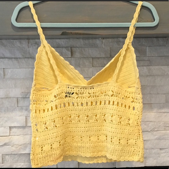 VS MODA INTERNATIONAL CROCHETED TOP SIZE SMALL - Picture 3 of 5